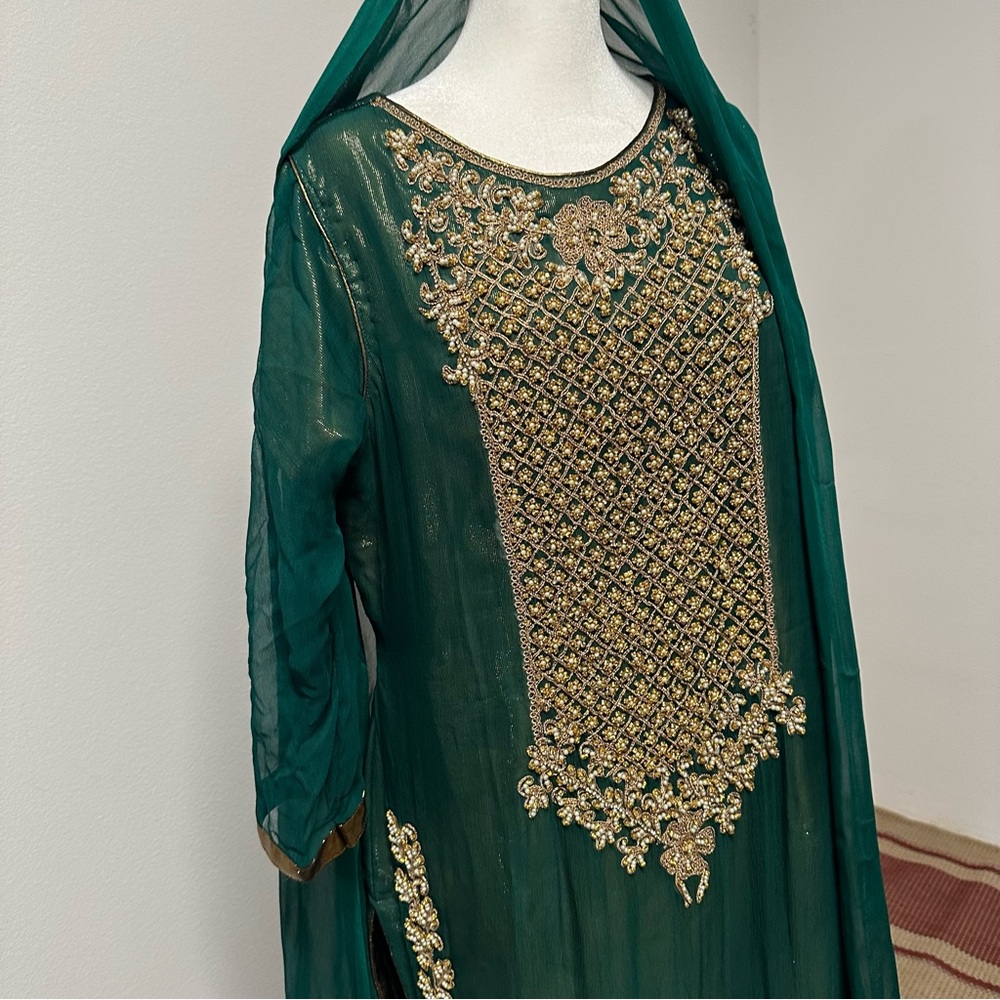 Elegant Green Embroidered Kurta